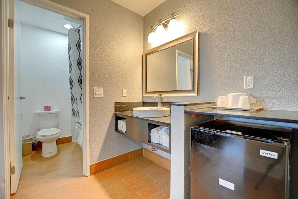 Welcome Inn San Bernardino Colton - photo 13