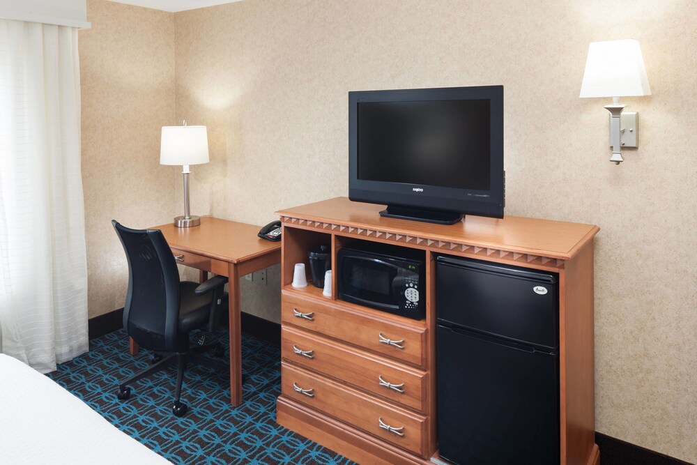 Fairfield Inn & Suites by Marriott Jacksonville Butler Blvd - photo 6