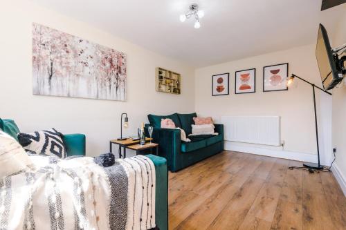 Charming 3 Bed cottage in Chester ideal for Families & Workers FREE Parking Sleeps 7 — 4-Star Luxury Hotel in Chester, United Kingdom