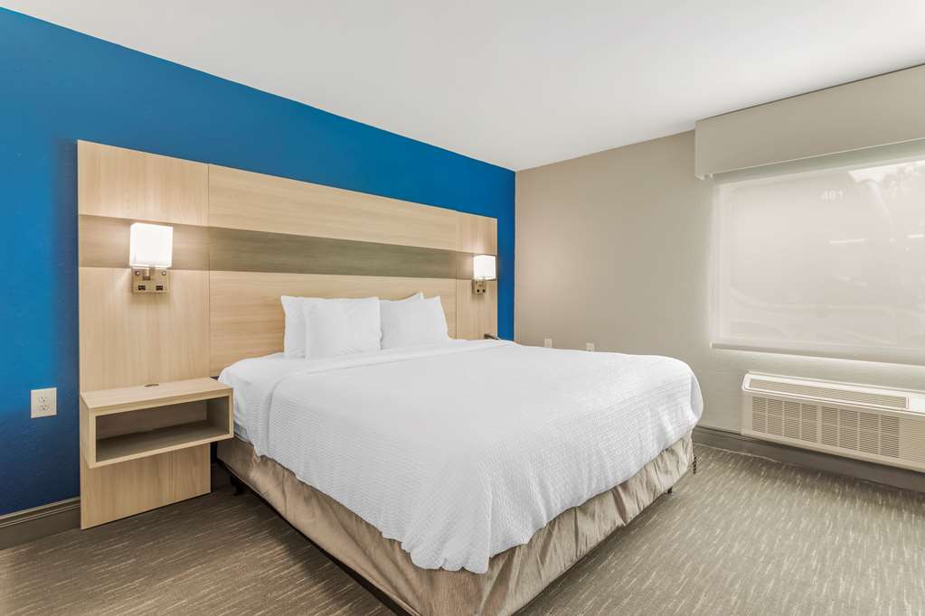 Best Western Plus Magnolia Inn Suites - photo 20