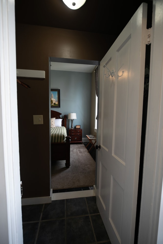Nauvoo Temple House Hotel - photo 29