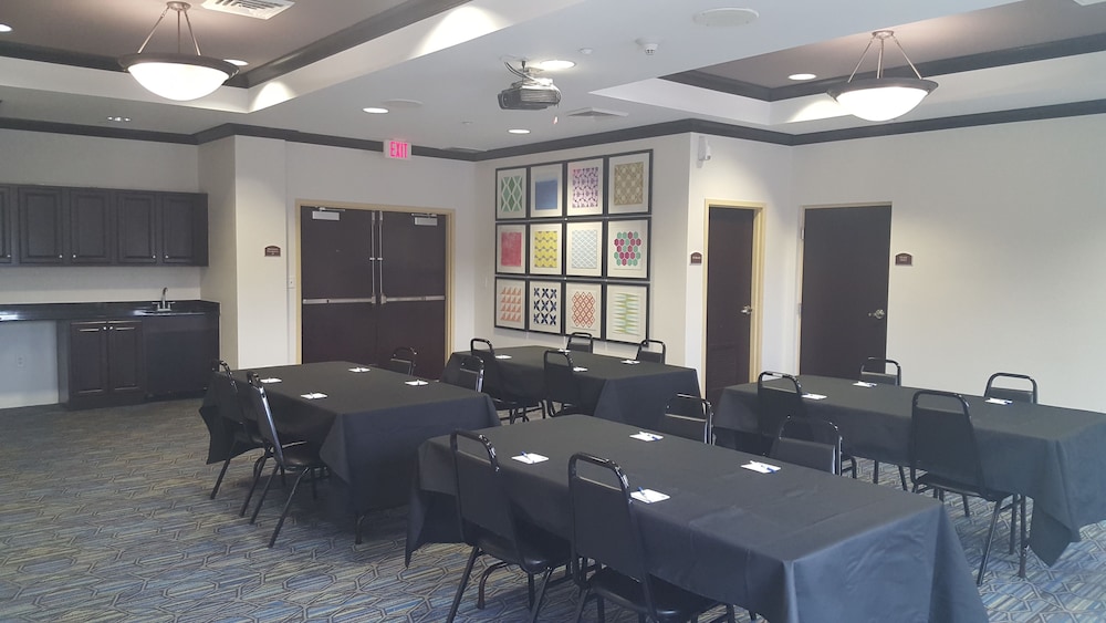 Holiday Inn Express & Suites Tampa USF Busch Gardens by IHG - photo 44