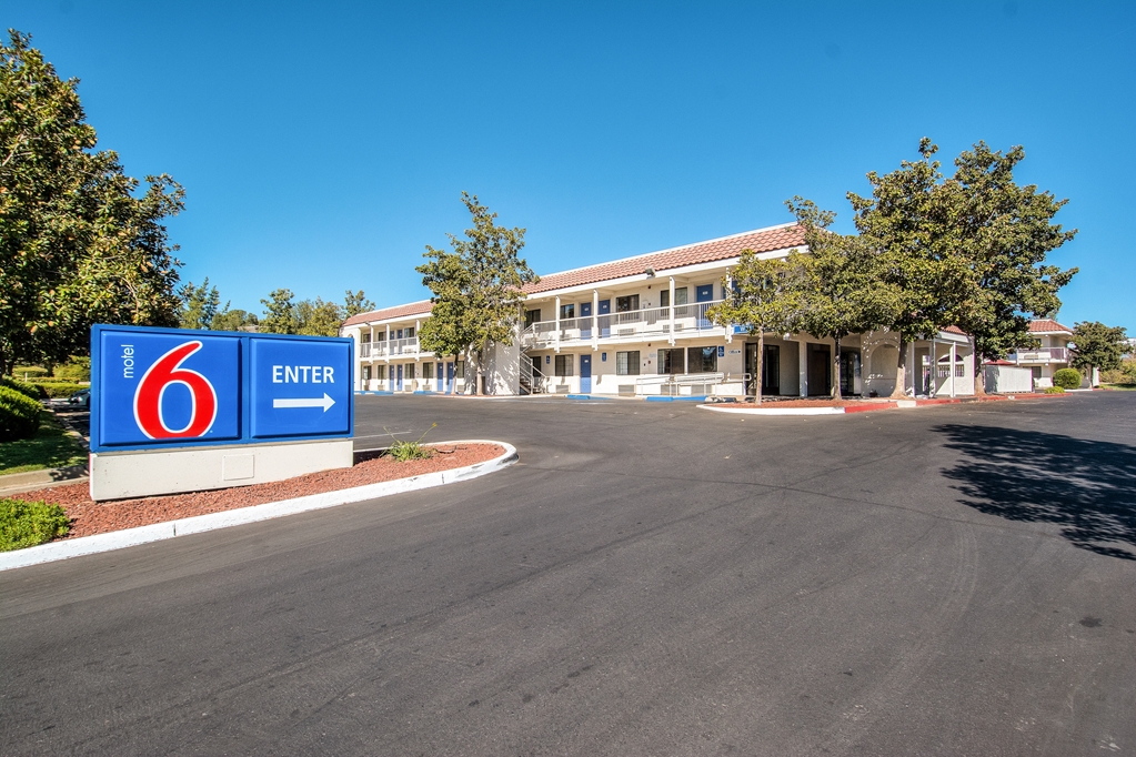 Motel 6 Redding CA South - featured photo