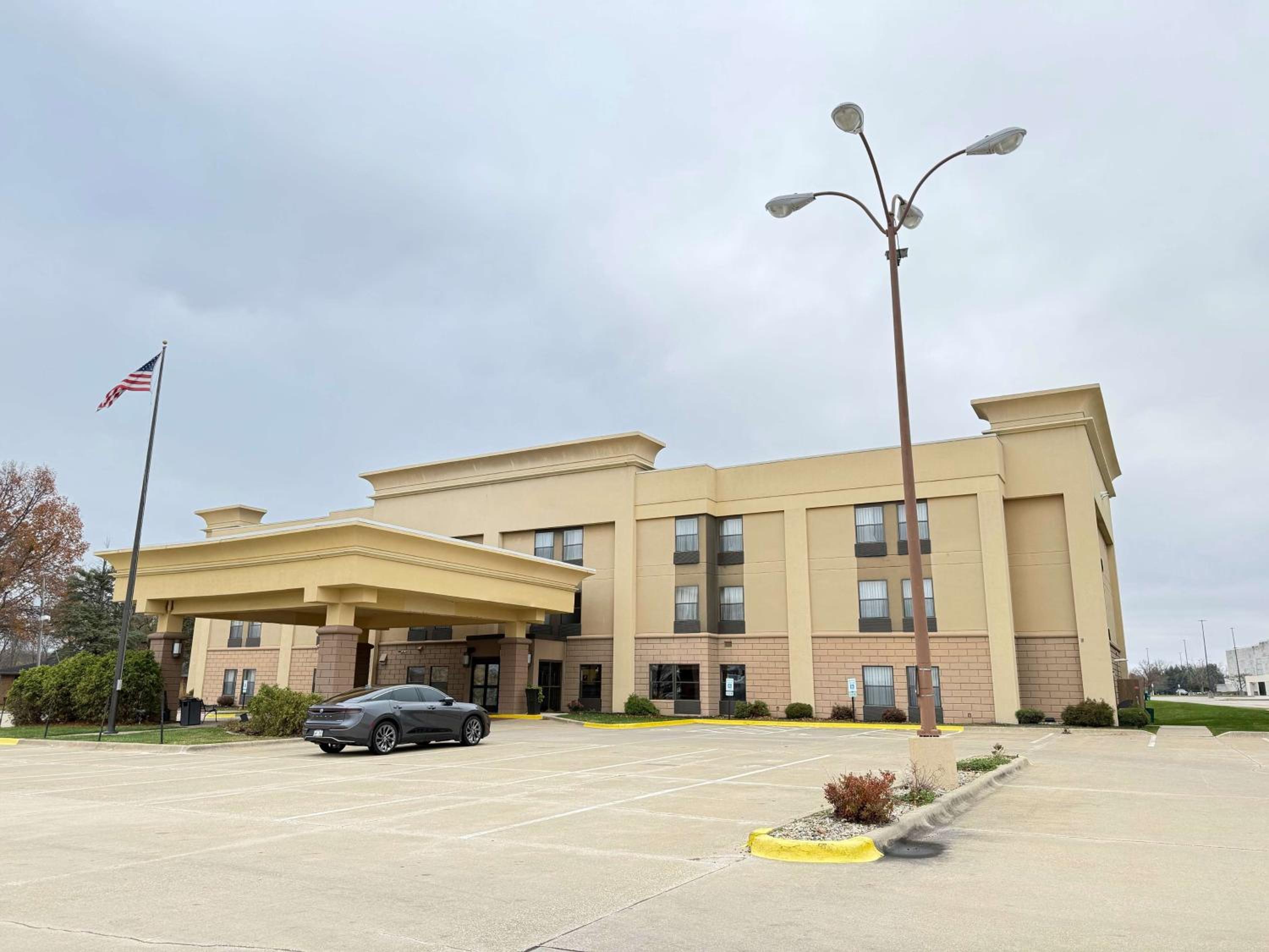 Hampton Inn Decatur Forsyth - photo 4