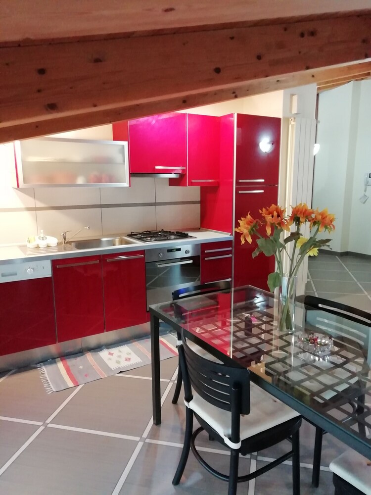 Appartamento via Giorgio Canale 72 — 4-Star Luxury Hotel in Chiavari, Italy