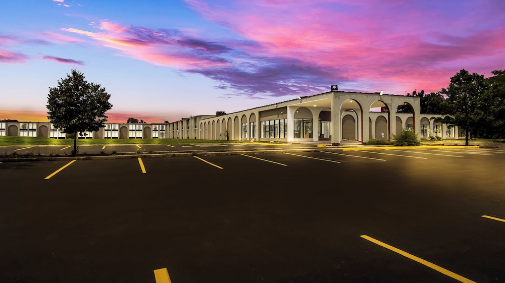 Red Roof Inn Chicago N Aurora Naperville - photo 24