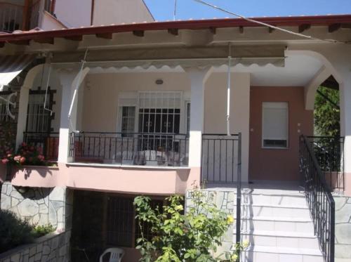 Georgia apartment — 4-Star Luxury Hotel in None, Greece