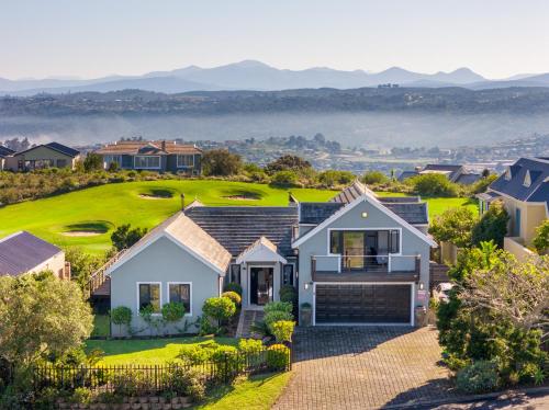 Golf Villa — 4-Star Luxury Hotel in Knysna, South Africa