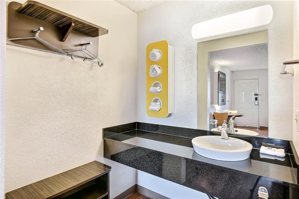 Motel 6 Oakland CA Embarcadero - photo 16