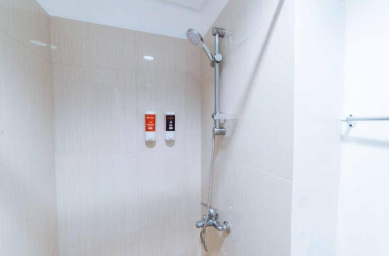 RedDoorz @ Bel Air Makati