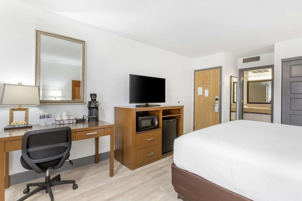 Best Western Plus El Paso Airport Hotel & Conference Center - photo 15