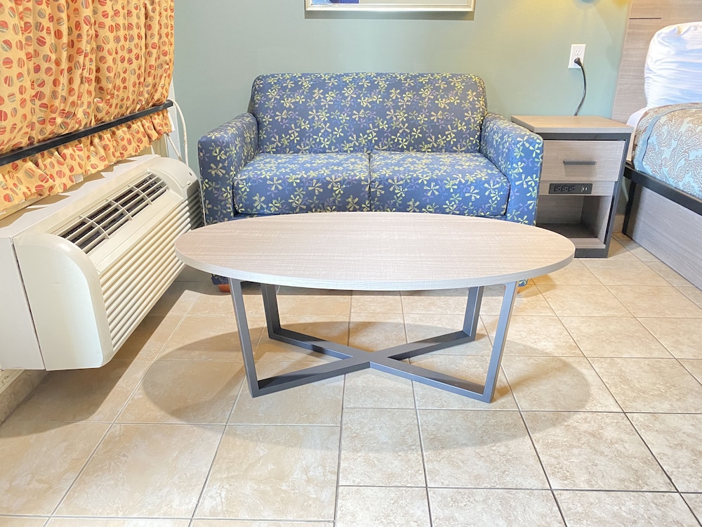 Weslaco Inn - photo 5