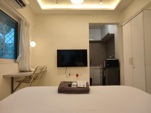 Lyon Cozy Studio with Secure CCTV Access
