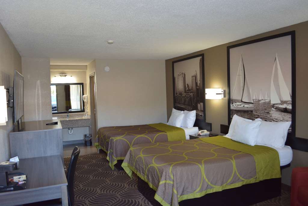 Super 8 by Wyndham Huntersville Charlotte Area - photo 20