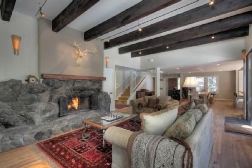 Squaw Valley Paradise — 4-Star Luxury Hotel in Sunnyside-Tahoe City, United States