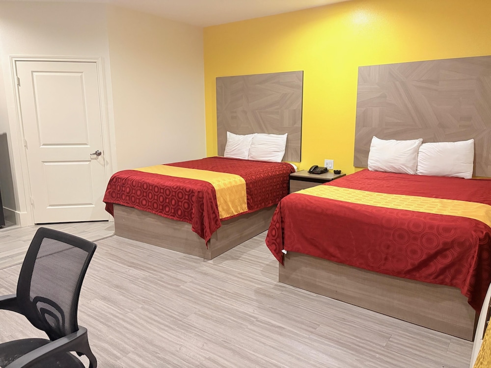Americas Best Value Inn & Suites Houston Veterans Memorial - photo 6