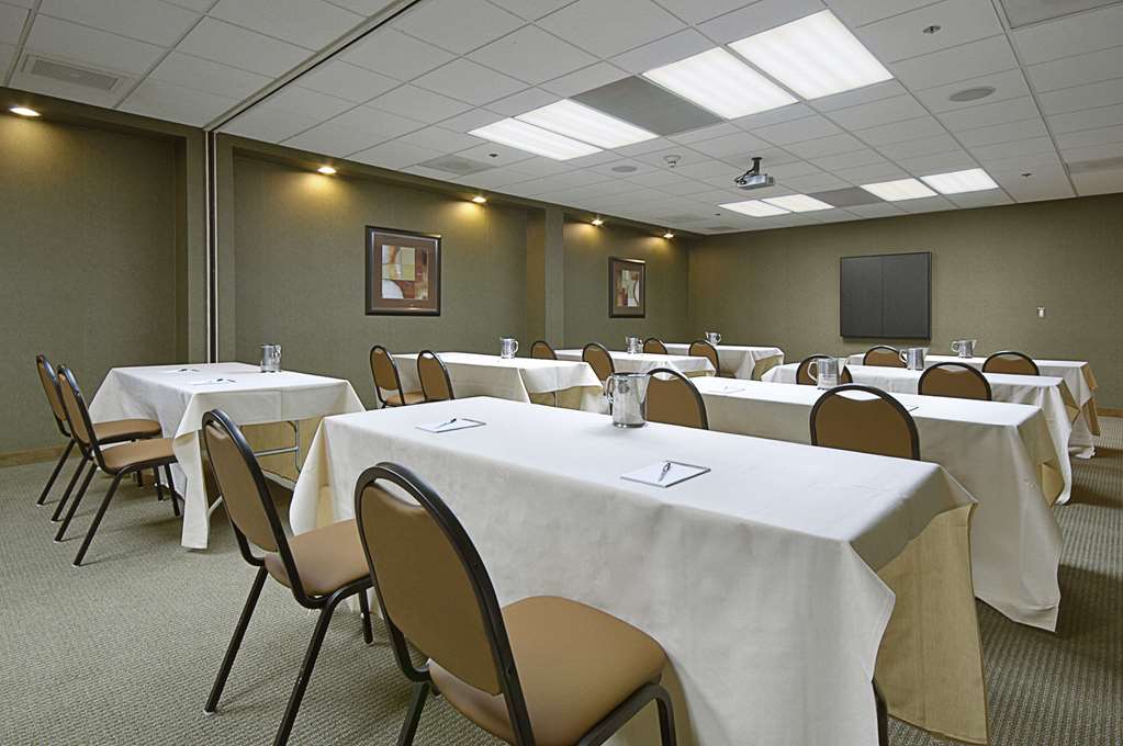 Days Inn by Wyndham Baltimore Inner Harbor - photo 30