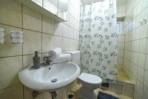 Apartman Lara — 4-Star Luxury Hotel in Sinj, Croatia