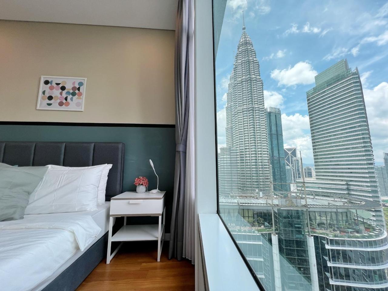 Sky Suites Leisure 3BR Suite at KLCC — 4-Star Luxury Hotel in Kuala Lumpur, Malaysia