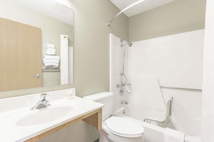 Super 8 by Wyndham Lexington - photo 8