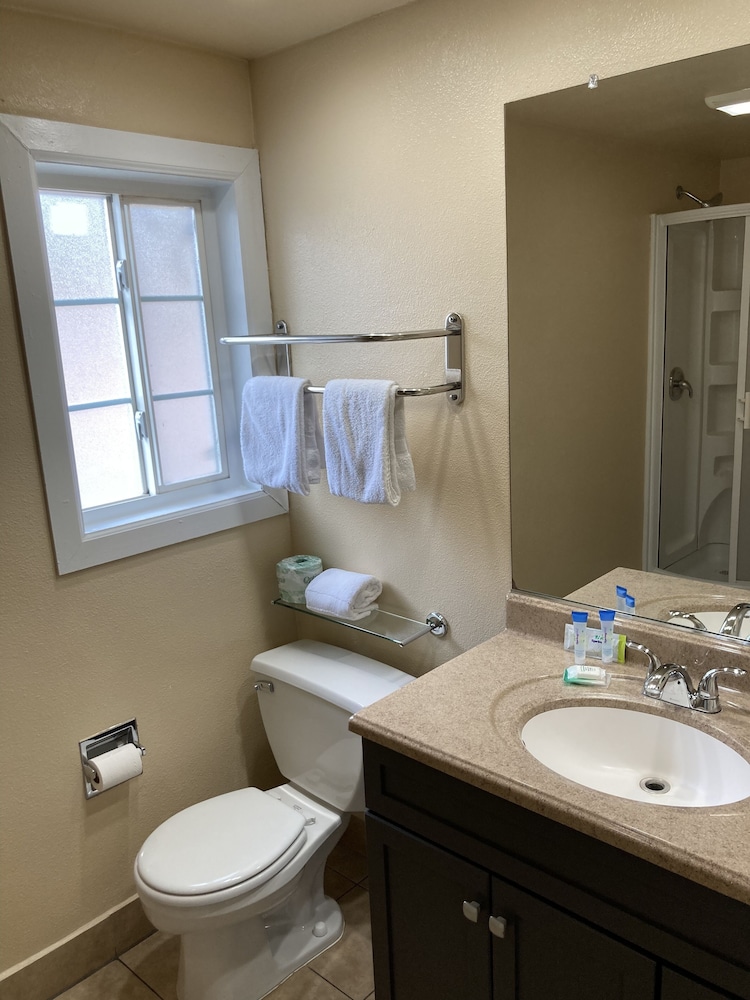 Tri Valley Inn and Suites Pleasanton - photo 39