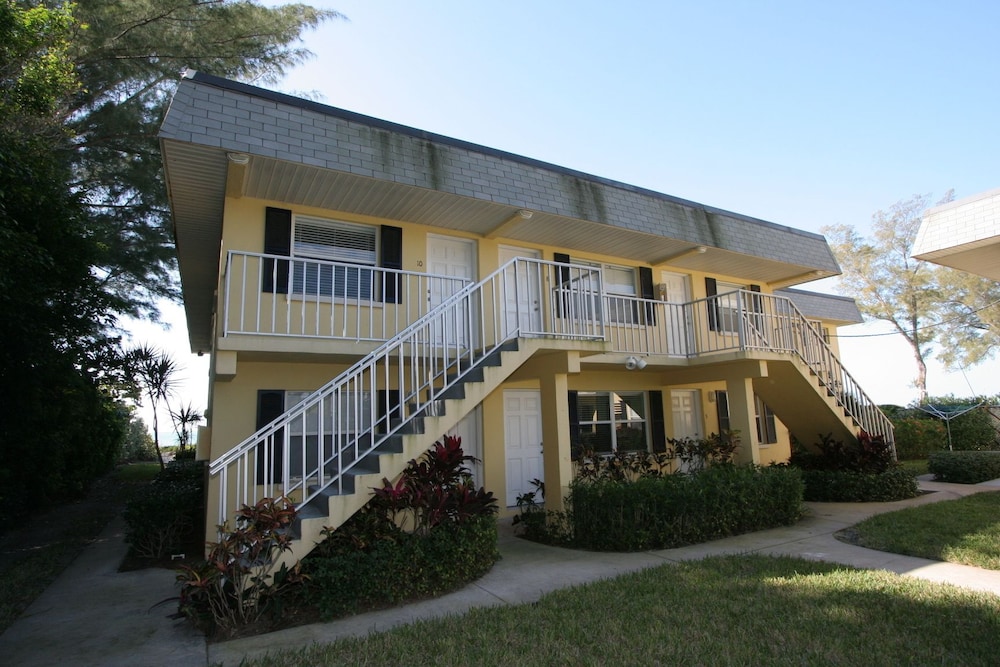 Outrigger Resort by RVA - photo 19