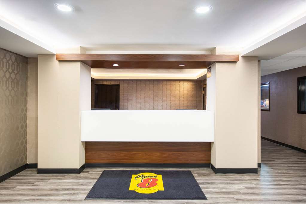 Super 8 by Wyndham Salina I 70 - photo 7