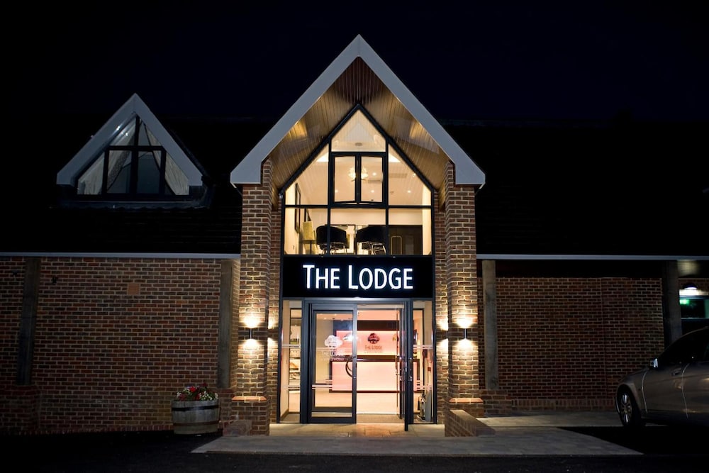 The Lodge at Kingswood — 4-Star Luxury Hotel in Reigate, United Kingdom