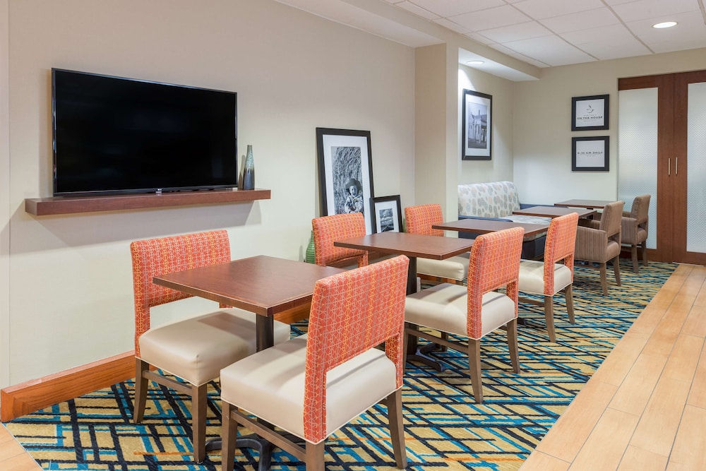 Hampton Inn Columbia Missouri - photo 4