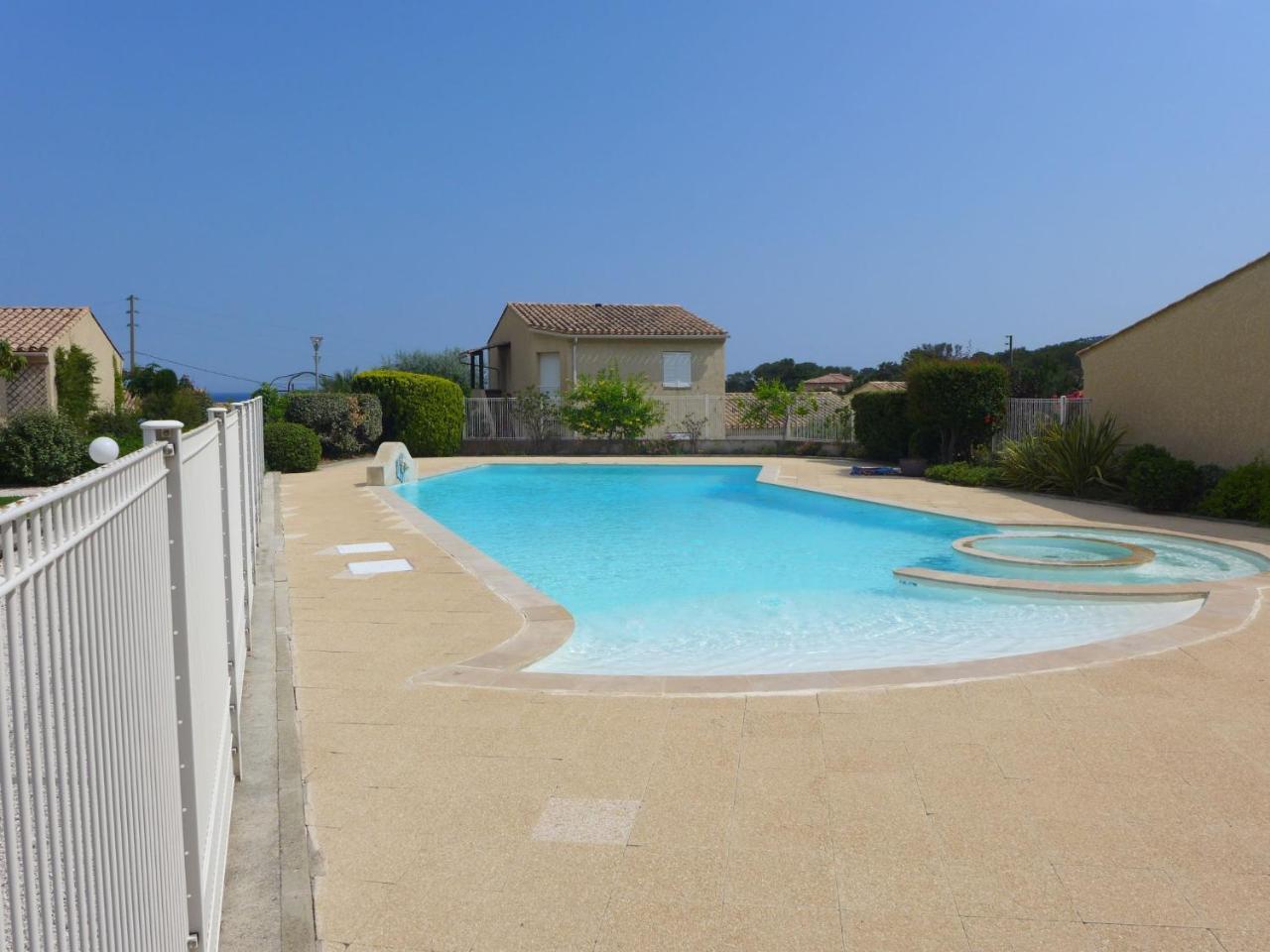 Apartment Les Mas de la Mer 4 by Interhome — 4-Star Luxury Hotel in Frejus, France