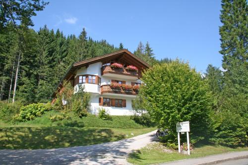 Ferienhaus am Römerweg — 4-Star Luxury Hotel in Mittenwald, Germany