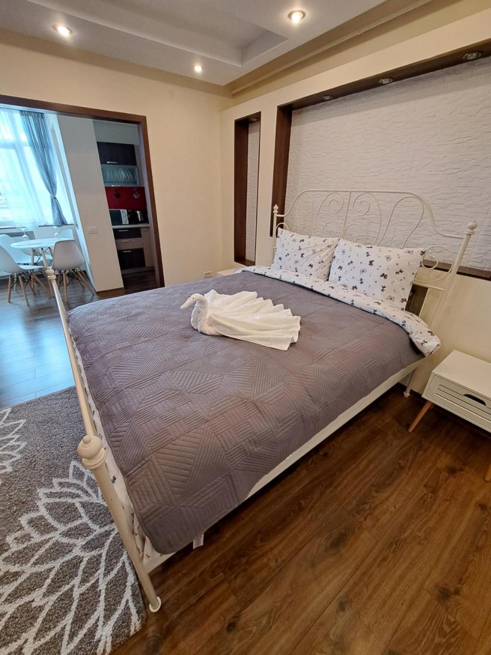 Hampton Dongyang Hengdian World Studios - carbon neutral hotel in Dongyang