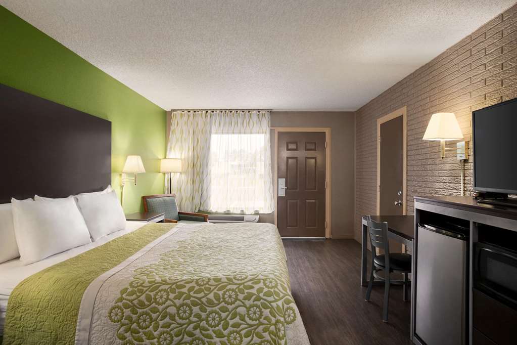 Days Inn by Wyndham Hardeeville I 95 State Line - photo 13