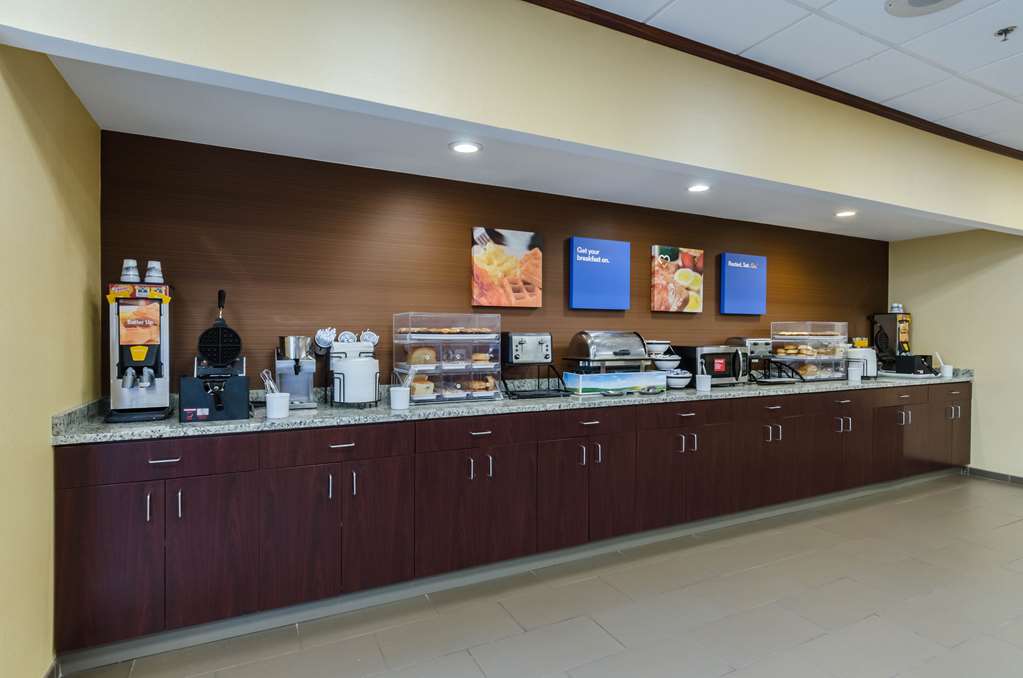 Comfort Inn Randolph Boston - photo 40