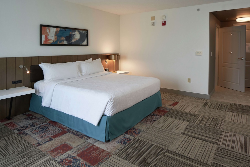 Hilton Garden Inn Evansville - photo 20