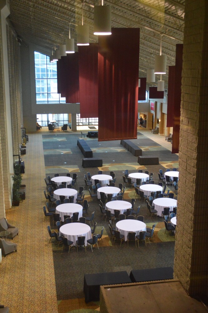 North Baltimore Plaza Hotel - photo 44