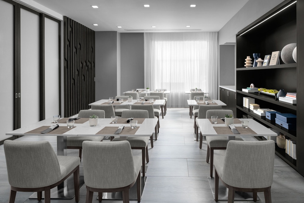 AC Hotel by Marriott Miami Dadeland - photo 17