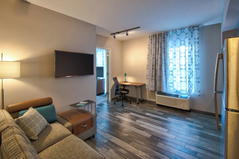 TownePlace Suites by Marriott Miami Airport - photo 22