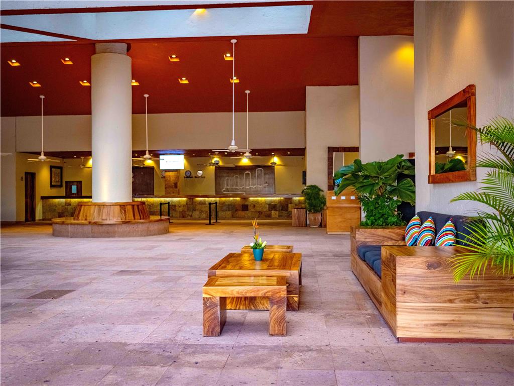 Lobby Las Brisas Huatulco