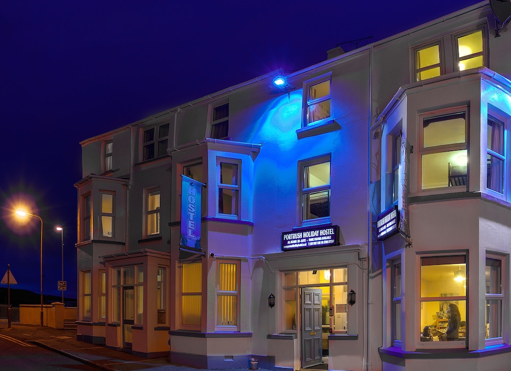 Portrush Holiday Hostel — 5-Star Luxury Hotel in Portrush, United Kingdom