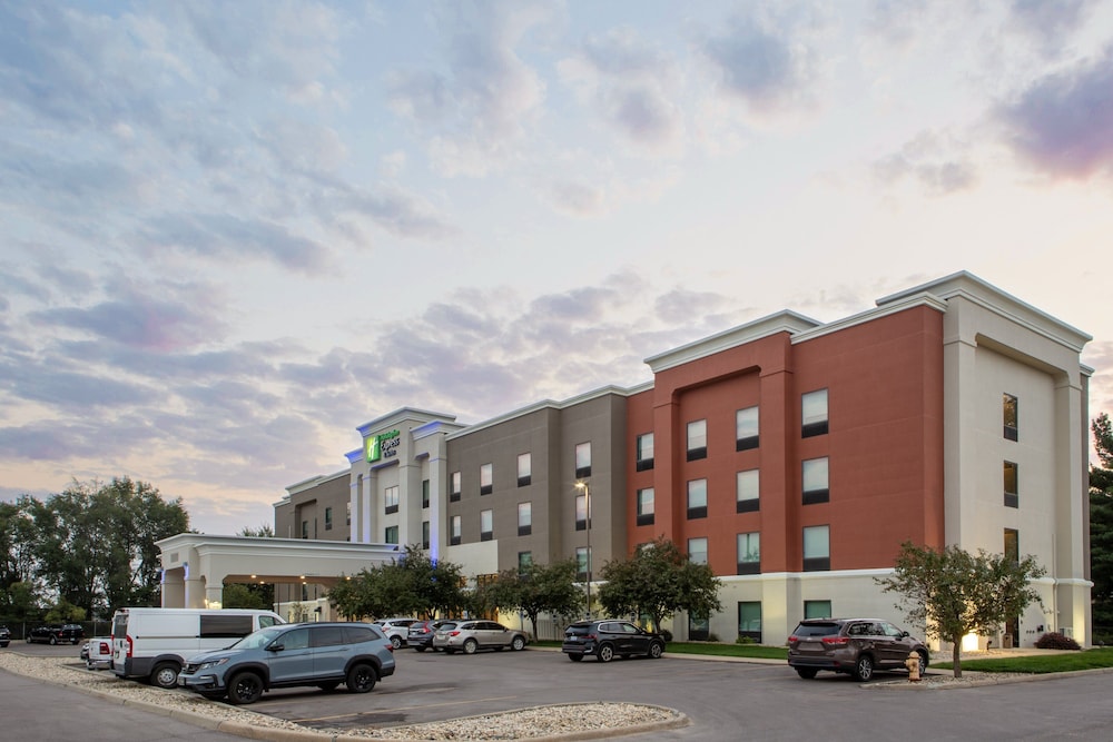 Holiday Inn Express & Suites Sioux City Southern Hills by IHG - photo 95