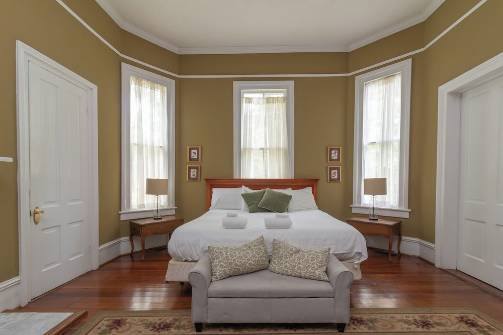 Goldfinch Mansion Historic Luxury on the Park - photo 24