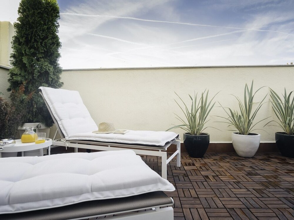 Premium Penthouse 4BR 3BT — 4-Star Luxury Hotel in Madrid, Spain