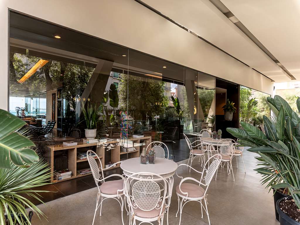 Victoria Palace Hotel — hotel in Cattolica