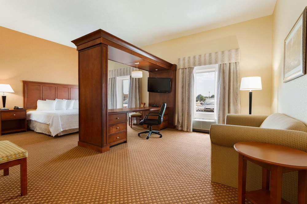 Hampton Inn & Suites Detroit Chesterfield Township - photo 18