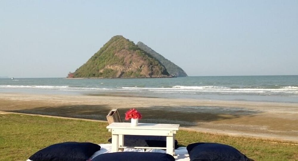 Brassiere Beach Resort in Sam Roi Yot, Thailand