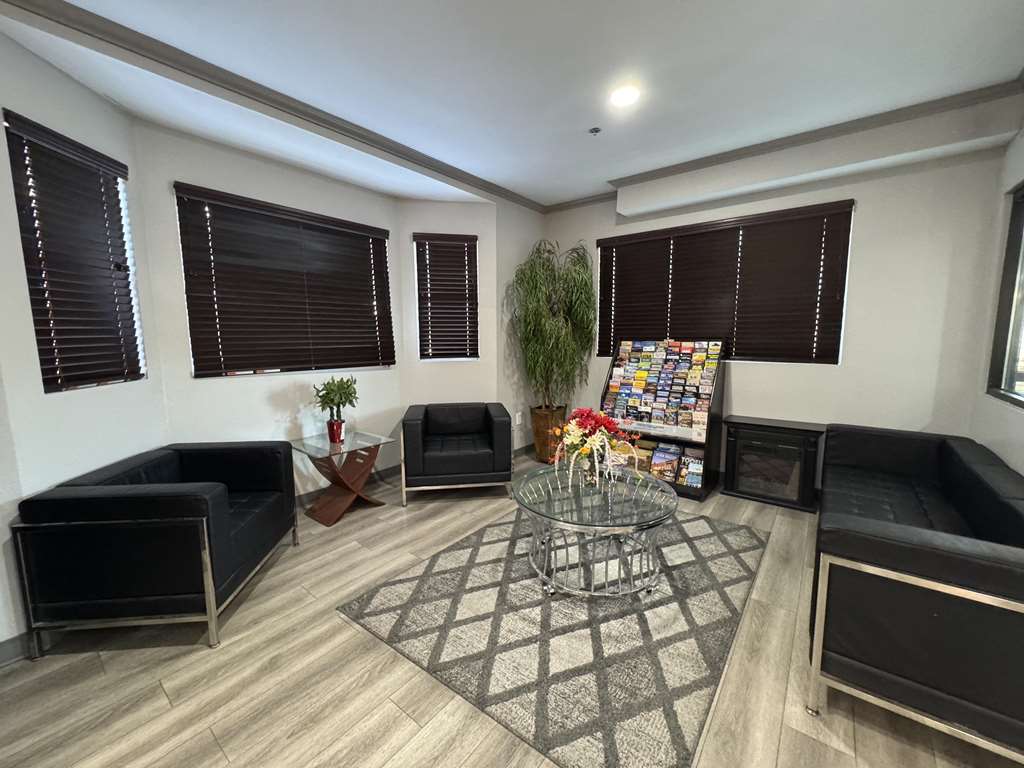City Creek Inn & Suites