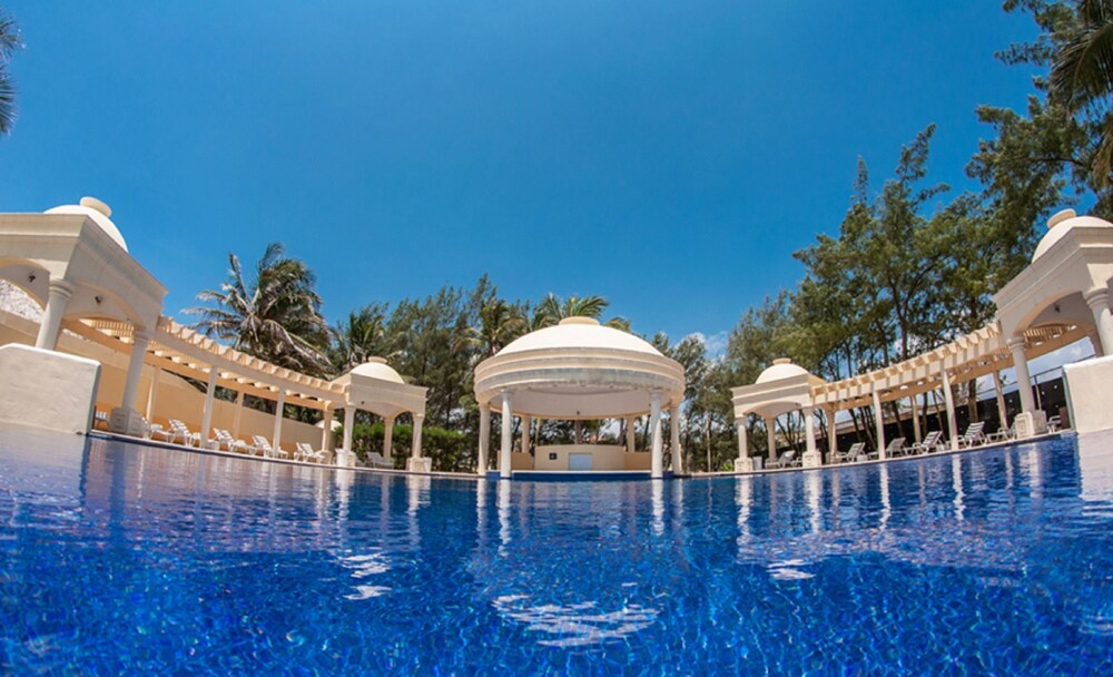 Infinity Pool