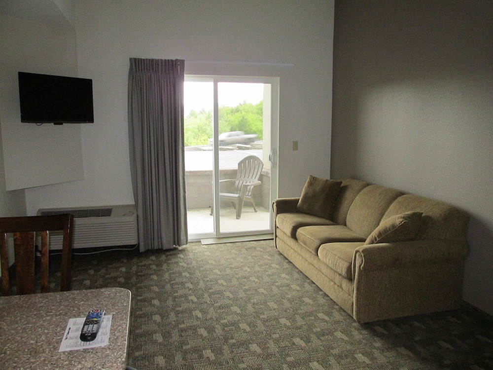 Crystal Springs Inn and Suites - photo 10