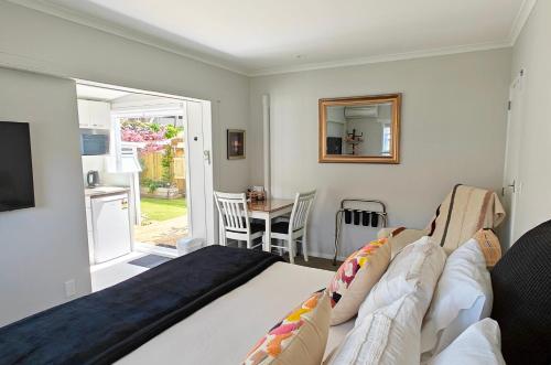 Secret Garden Guest Suite — 4-Star Luxury Hotel in Tauranga, New Zealand